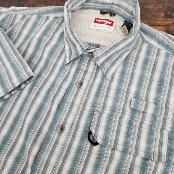 Wrangler Other - Wrangler Men's Blue White Striped Plaid Utility Fishing Shirt Short Sleeve Sz L‎